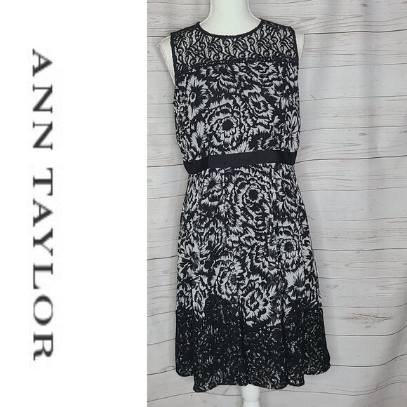 Ann Taylor Ann Taylor Midnight Floral Lace Sleeveless Dress - Picture 1 of 11